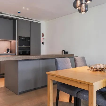 Modern 2bdr With Garage By Lovelystay Lisboa
