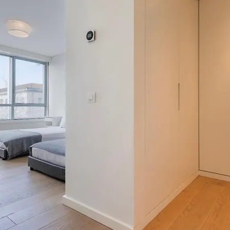 Modern 2bdr With Garage By Lovelystay Apartman *