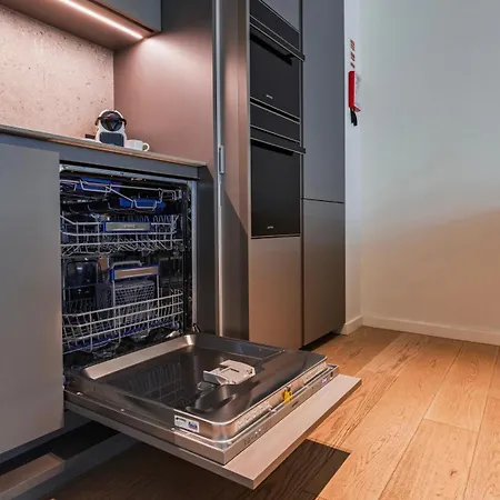 Modern 2bdr With Garage By Lovelystay