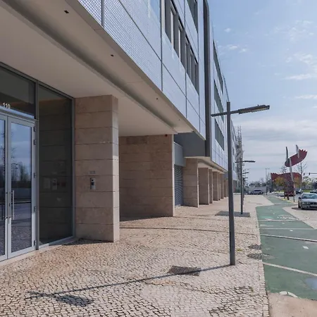 Modern 2bdr With Garage By Lovelystay Lisboa