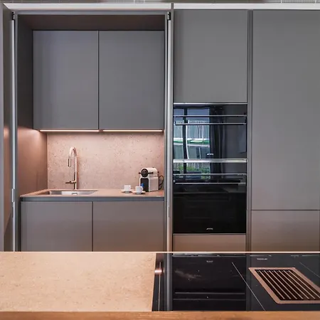 Modern 2bdr With Garage By Lovelystay Lisbona
