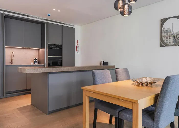 Modern 2bdr With Garage By Lovelystay Lisboa