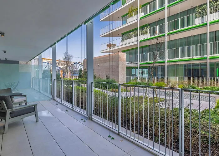 Modern 2bdr With Garage By Lovelystay Lisboa