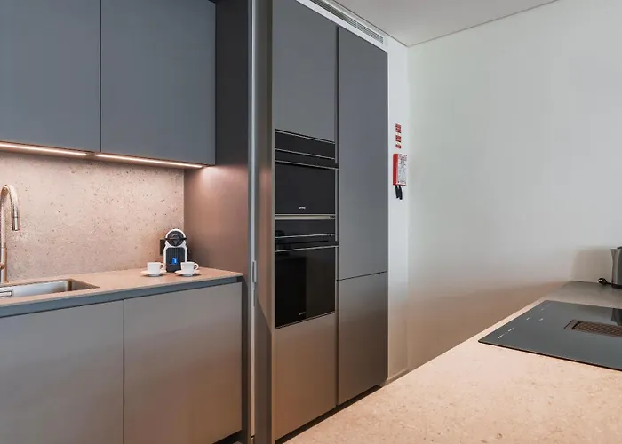 Modern 2bdr With Garage By Lovelystay