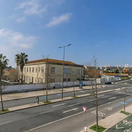 Modern 2bdr With Garage By Lovelystay Lägenhet *