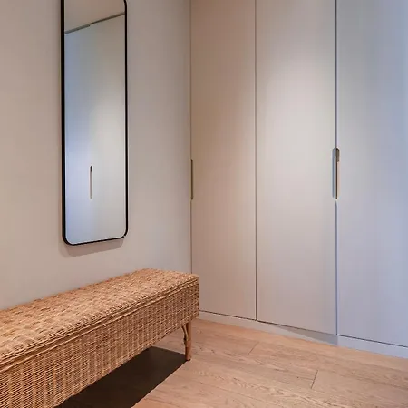 Modern 2bdr With Garage By Lovelystay Lägenhet