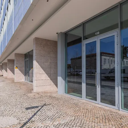 Lägenhet Modern 2bdr With Garage By Lovelystay