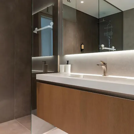 Modern 2bdr With Garage By Lovelystay Lägenhet