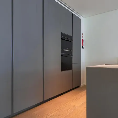 Lägenhet Modern 2bdr With Garage By Lovelystay Lisboa