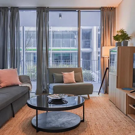 Modern 2bdr With Garage By Lovelystay شقة Lisboa